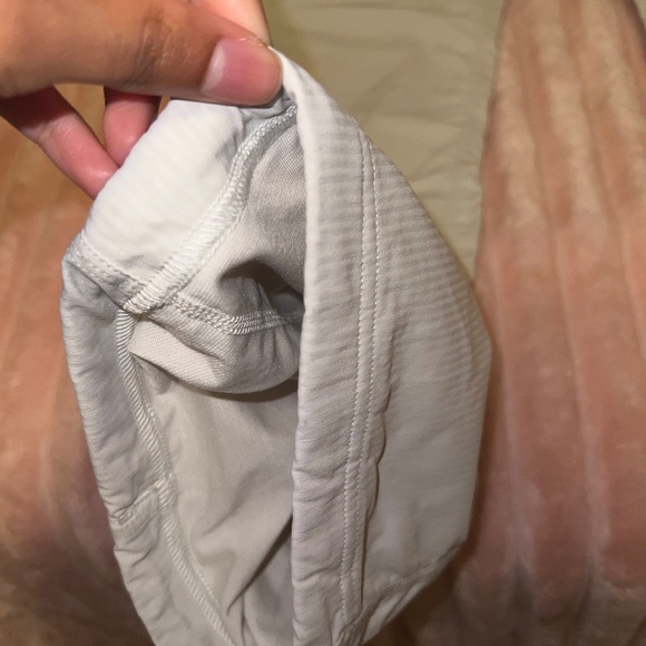 Lululemon Dance Studio Mid-Rise Pant Regular in Size 4 and colour Bone - Picture 4 of 5